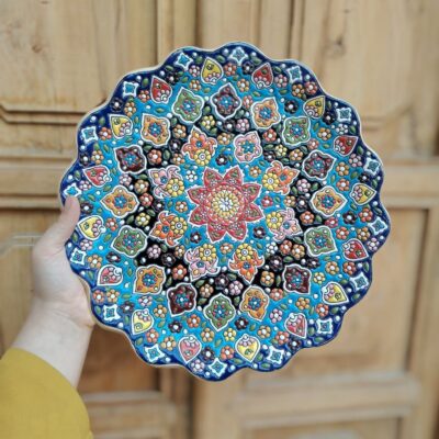 عروسک بافتنی پنگوئن کلاه‌دار (جاکلیدی)