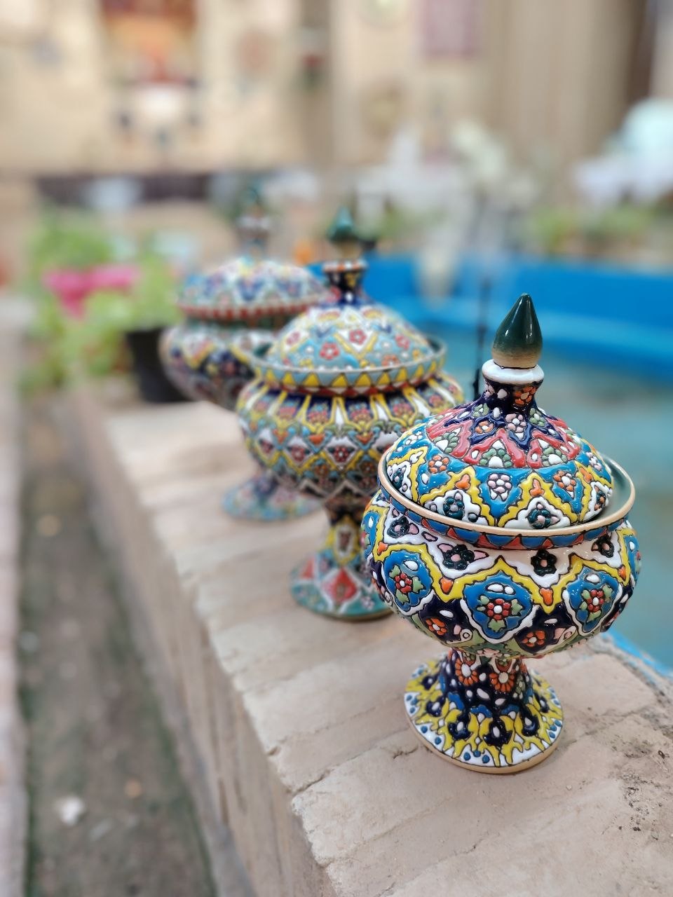نقلخوری سفالی پایهدار میناکاری (سه سایز)